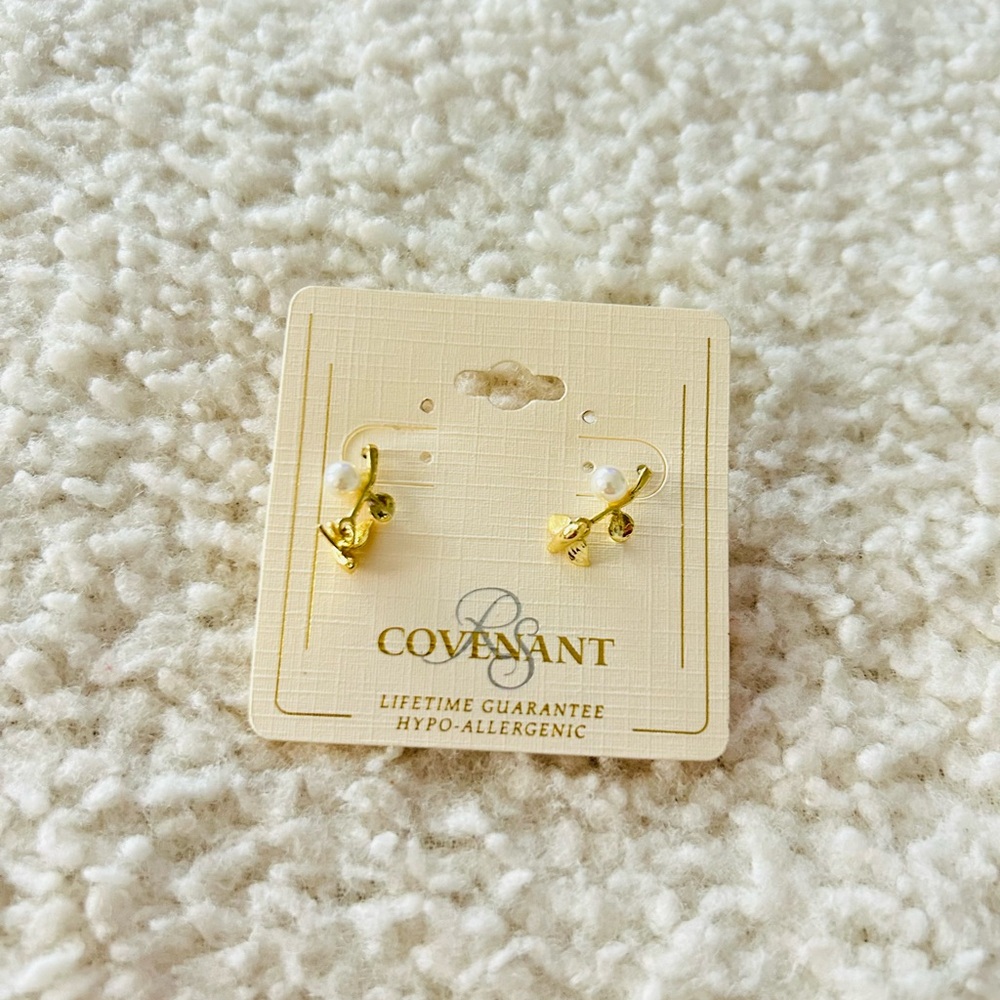 5/$25 Gold and Pearl Accent Earrings
